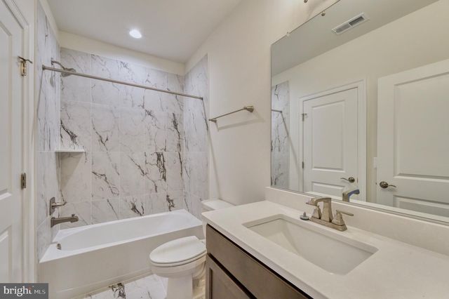 2236 LAUREL RIDGE RD, Vienna, VA 22181