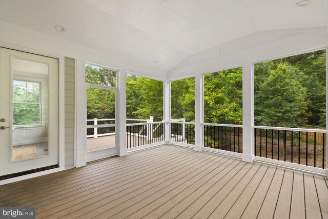 2236 LAUREL RIDGE RD, Vienna, VA 22181
