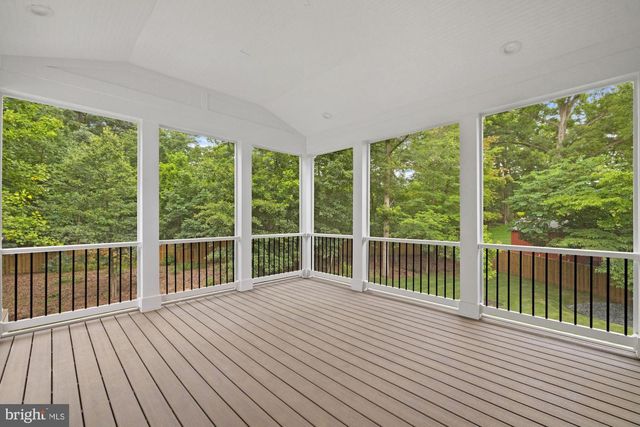 2236 LAUREL RIDGE RD, Vienna, VA 22181