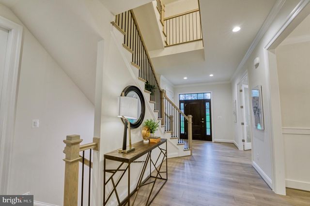 2236 LAUREL RIDGE RD, Vienna, VA 22181