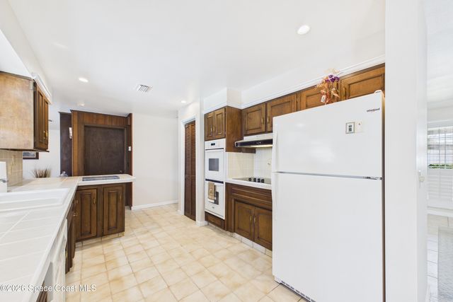 215 Sand Pine Road, Indialantic, FL 32903