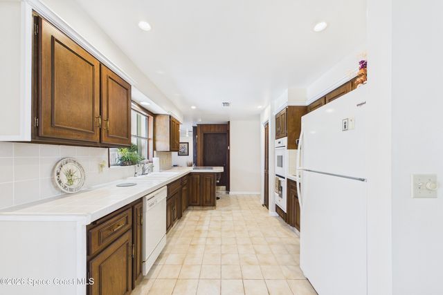 215 Sand Pine Road, Indialantic, FL 32903