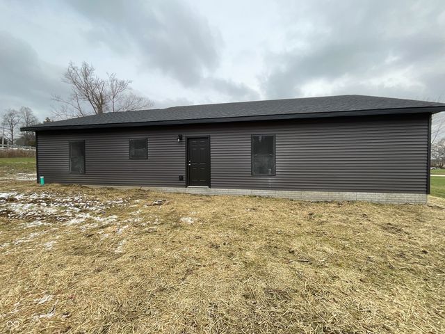 17 Sunnyside Lane, Spencer, IN 47460