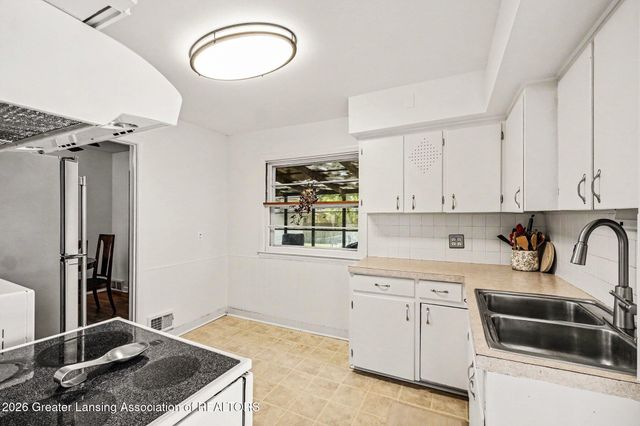 1927 Cooper Avenue, Lansing, MI 48910