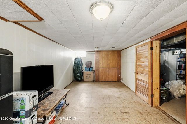 1927 Cooper Avenue, Lansing, MI 48910