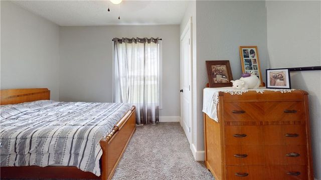 13972 E Nighthawk Road, Nevada, MO 64772