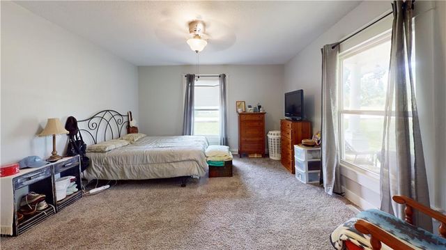 13972 E Nighthawk Road, Nevada, MO 64772