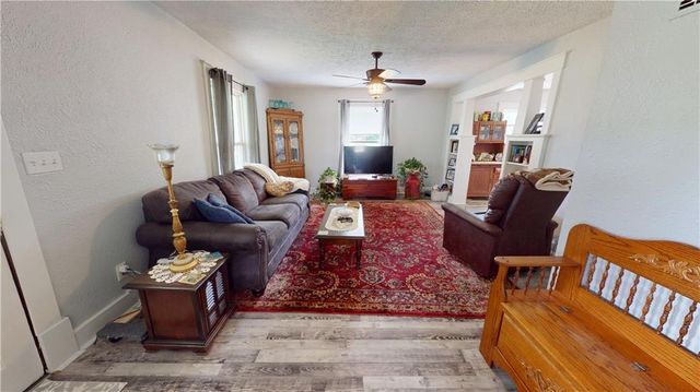 13972 E Nighthawk Road, Nevada, MO 64772