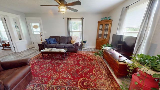 13972 E Nighthawk Road, Nevada, MO 64772