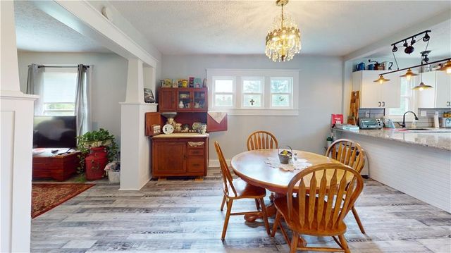13972 E Nighthawk Road, Nevada, MO 64772