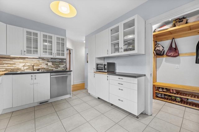 2005 E Beverly ROAD, Shorewood, WI 53211