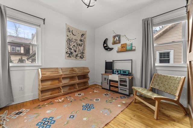 2005 E Beverly ROAD, Shorewood, WI 53211