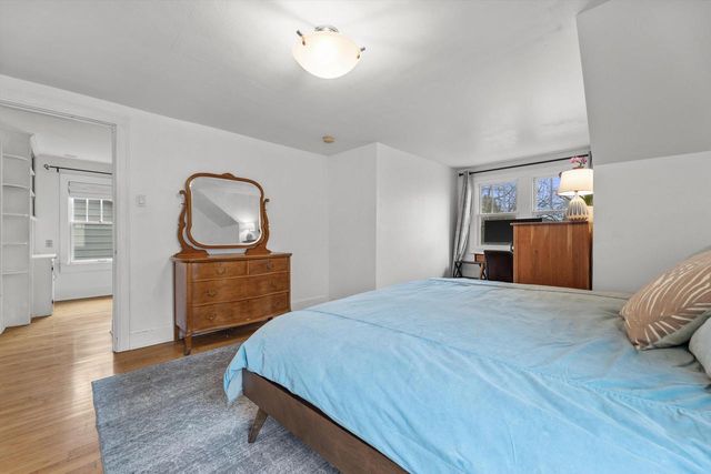 2005 E Beverly ROAD, Shorewood, WI 53211