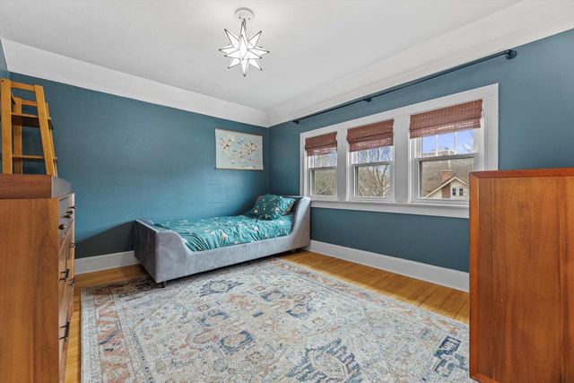 2005 E Beverly ROAD, Shorewood, WI 53211