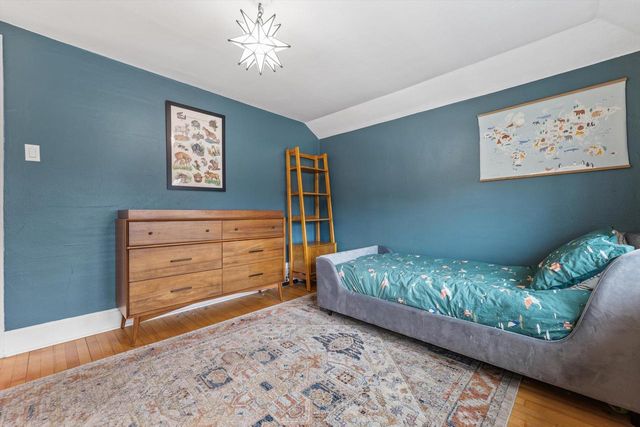 2005 E Beverly ROAD, Shorewood, WI 53211