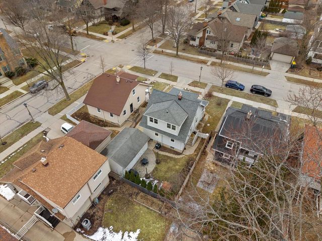 2005 E Beverly ROAD, Shorewood, WI 53211