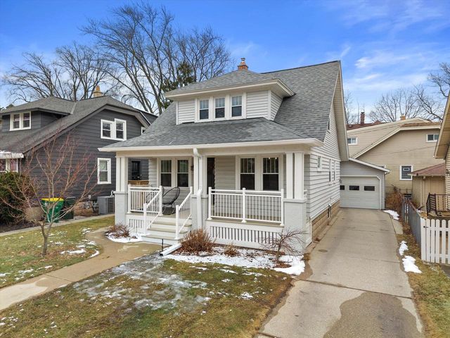 2005 E Beverly ROAD, Shorewood, WI 53211