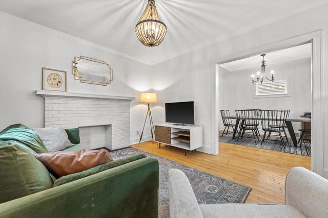 2005 E Beverly ROAD, Shorewood, WI 53211