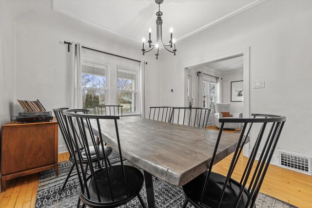 2005 E Beverly ROAD, Shorewood, WI 53211