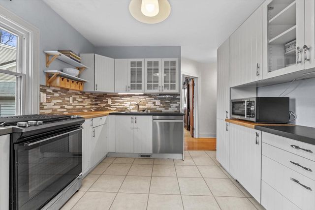 2005 E Beverly ROAD, Shorewood, WI 53211