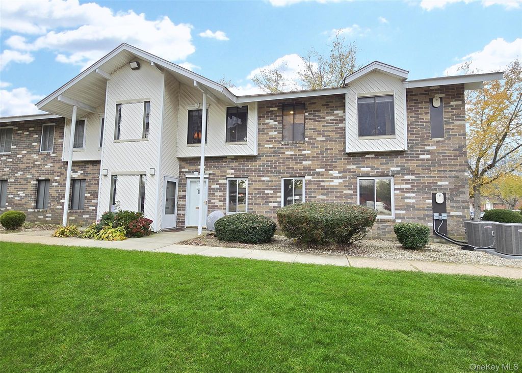 2 El Camino Court 2, Coram, NY 11727