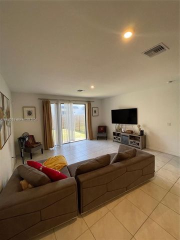 10890 SW 235th St 1, Homestead, FL 33032