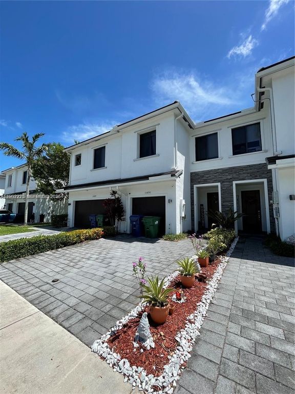 10890 SW 235th St 1, Homestead, FL 33032