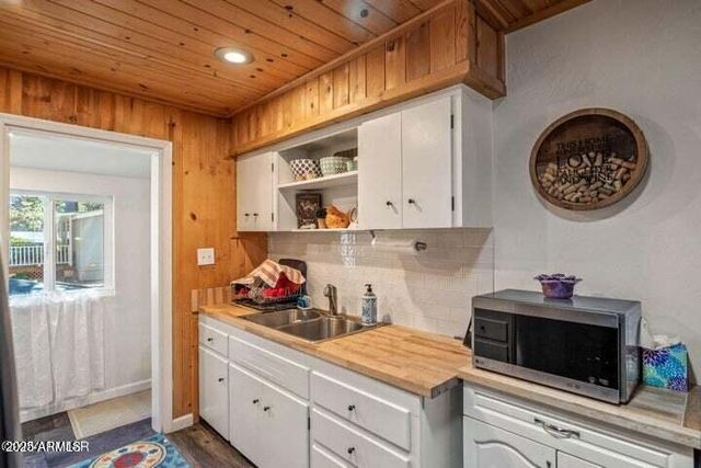 3355 LITTLE PINE Drive, Overgaard, AZ 85933