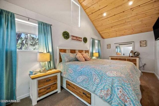 3355 LITTLE PINE Drive, Overgaard, AZ 85933