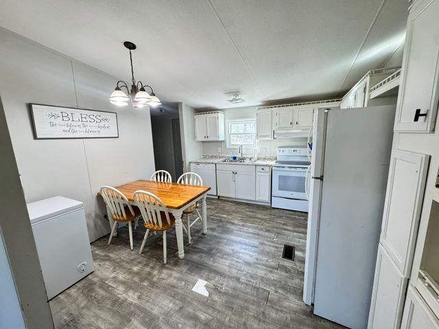 10028 Old Alto Hwy, Decherd, TN 37324