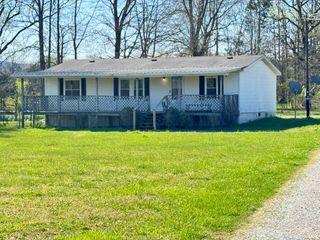 10028 Old Alto Hwy, Decherd, TN 37324