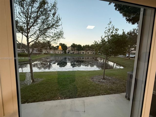8530 W Southgate Shores Cir 1, Tamarac, FL 33321