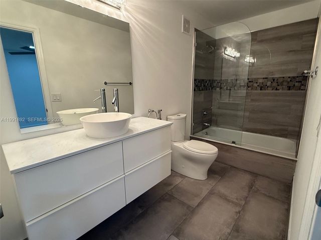 8530 W Southgate Shores Cir 1, Tamarac, FL 33321