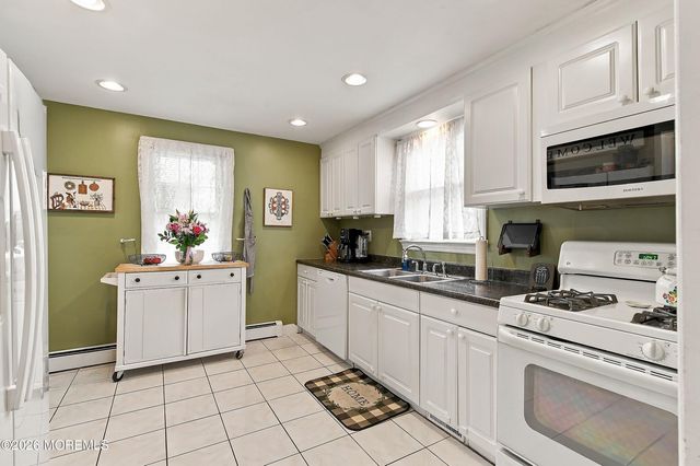 2 Helen Avenue, Freehold, NJ 07728