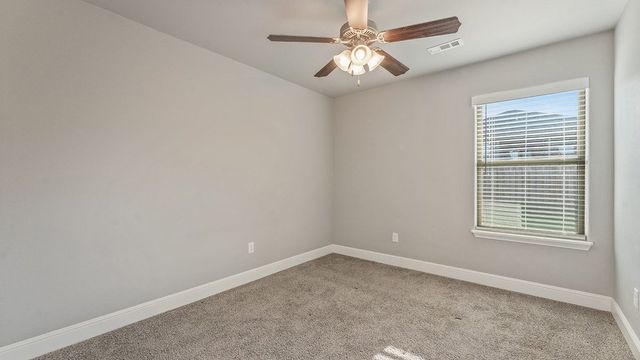 6005 NW Hoover Street, Bentonville, AR 72713