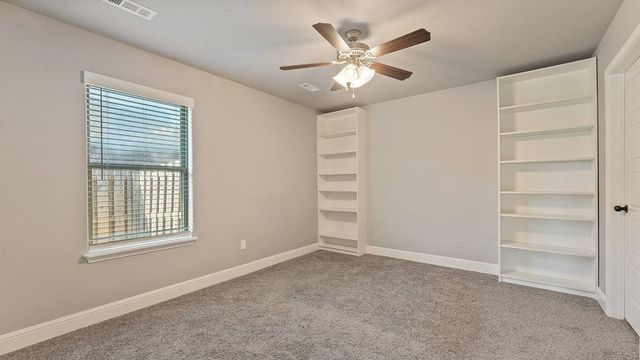 6005 NW Hoover Street, Bentonville, AR 72713