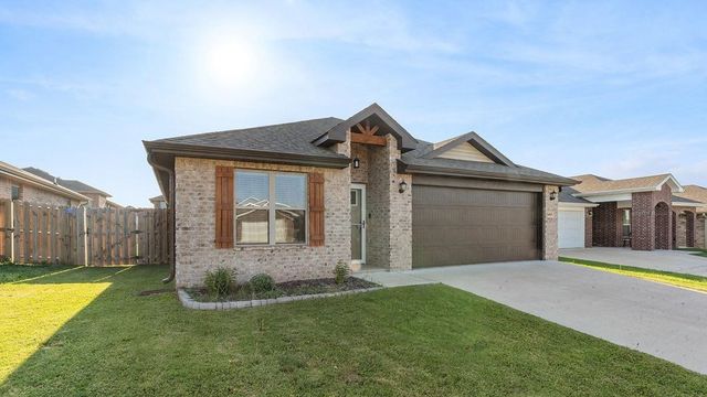 6005 NW Hoover Street, Bentonville, AR 72713