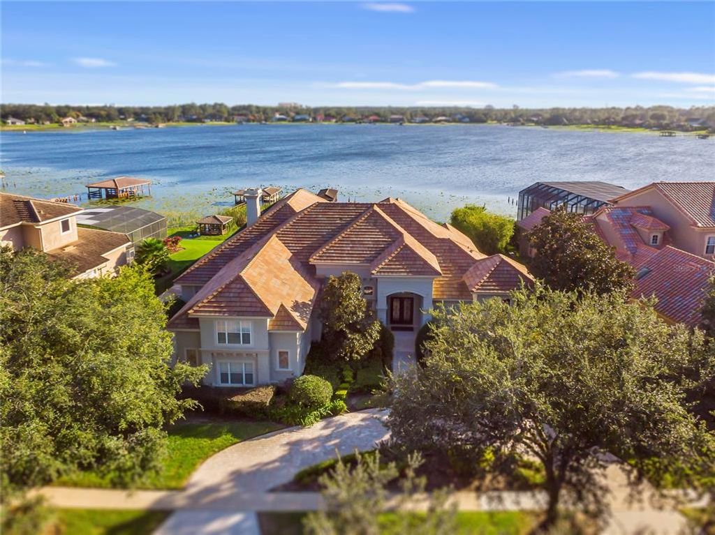 Image 1 of property listing at 9245 SOUTHERN BREEZE DRIVE, Orlando, FL 32836