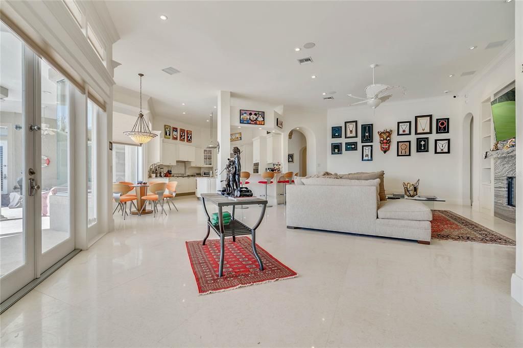 Image 10 of property listing at 9245 SOUTHERN BREEZE DRIVE, Orlando, FL 32836