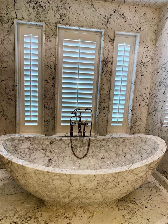 Image 36 of property listing at 9245 SOUTHERN BREEZE DRIVE, Orlando, FL 32836