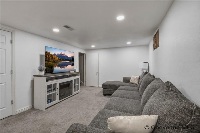 1018 TAFT AVE, Cheyenne, WY 82001