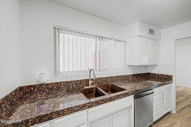 1988 E OXFORD Drive, Tempe, AZ 85283
