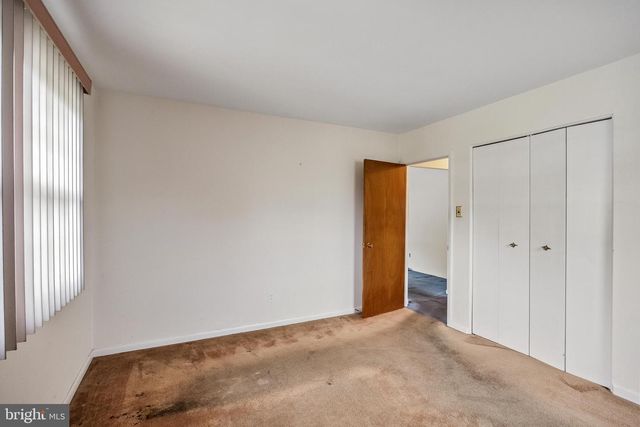 820 JAMESTOWN RD, Blackwood, NJ 08012