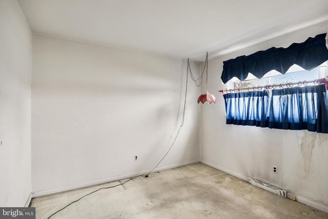 820 JAMESTOWN RD, Blackwood, NJ 08012