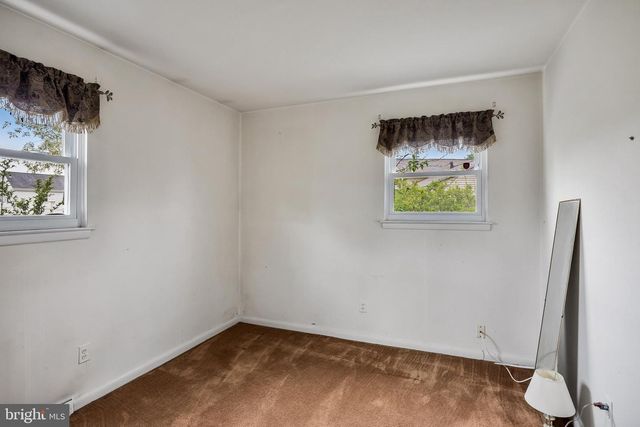 820 JAMESTOWN RD, Blackwood, NJ 08012