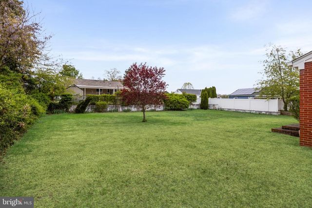 820 JAMESTOWN RD, Blackwood, NJ 08012