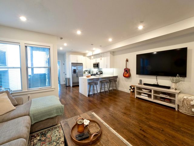 65 Border Street 4, Boston, MA 02128