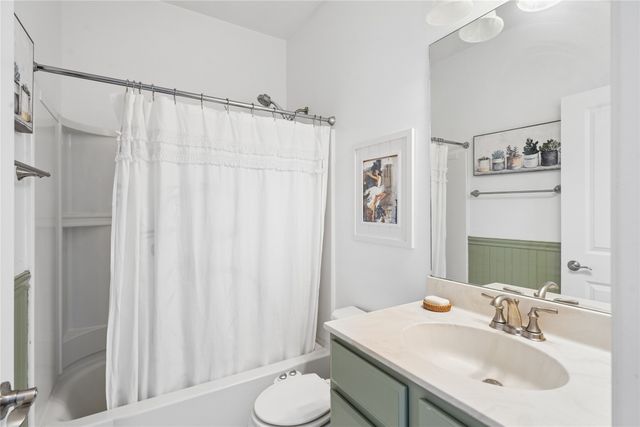 4704 NE Briarwood Drive, Ankeny, IA 50021