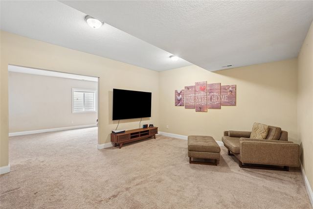 4704 NE Briarwood Drive, Ankeny, IA 50021