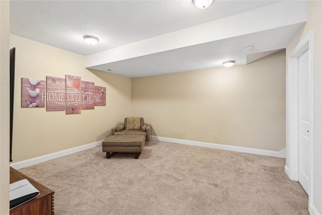 4704 NE Briarwood Drive, Ankeny, IA 50021